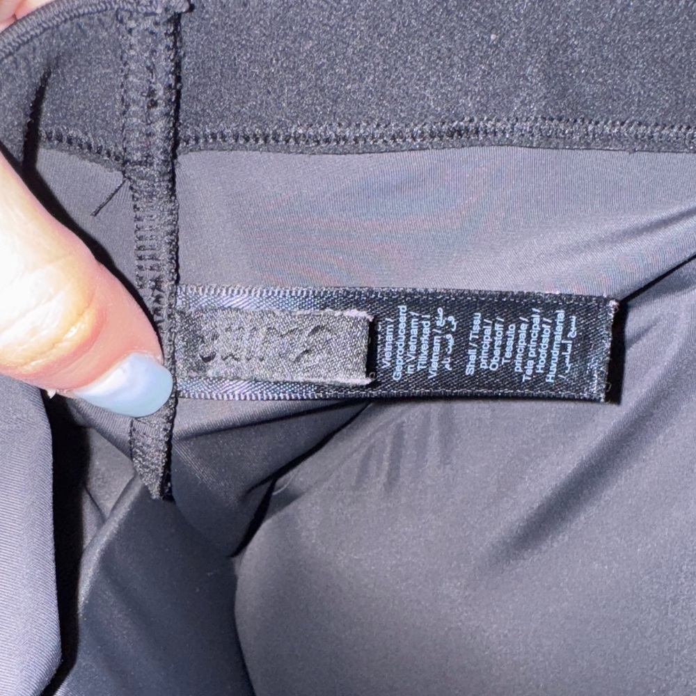 SKIMS Hip Enhancing Padded Short - Picture 5 of 7